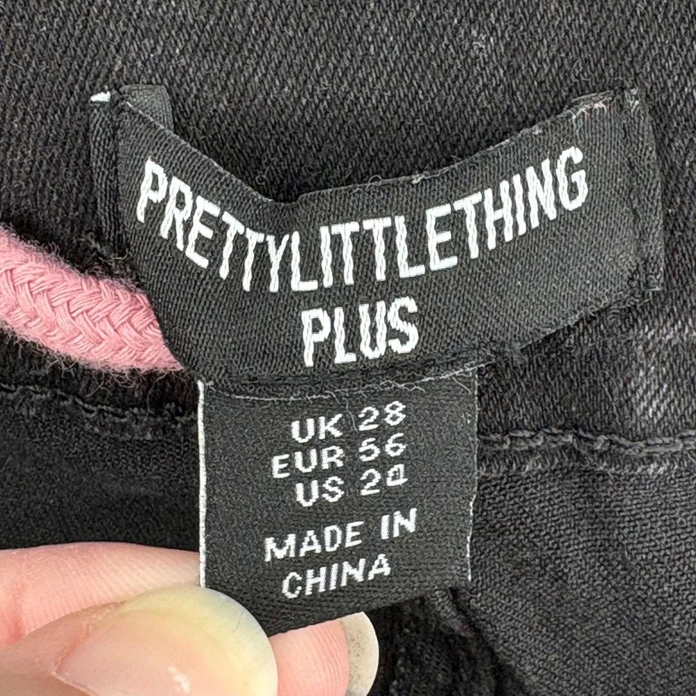 PrettyLittleThing‎ Plus Size 20 Black Wide Leg Crop Cargo Pants Goth